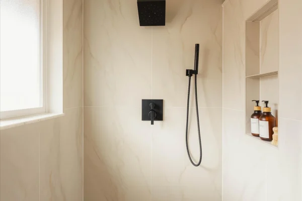 10 1320 Roberston Street Bathroom 10